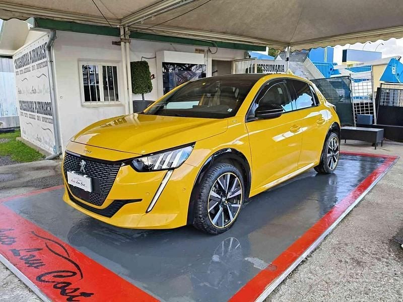 Usata Peugeot 208 GT 102 CV (75 kW) 2022 Giallo Utilitaria