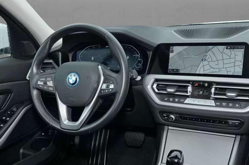 Usata BMW 330e Advantage 252 CV (185 kW) 2022 Bianco Station wagon