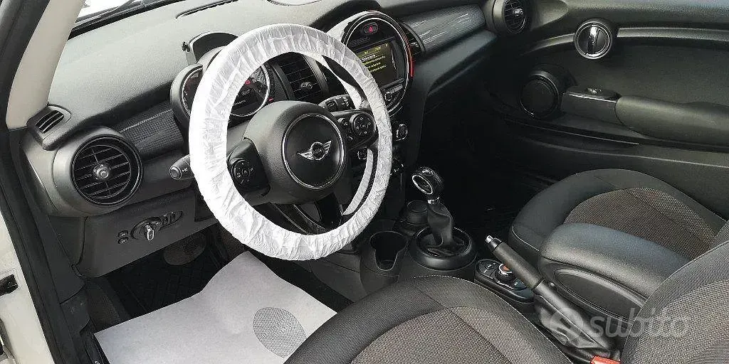 Usata Mini Cooper D 116 CV (85 kW) 2017 Bianco Utilitaria