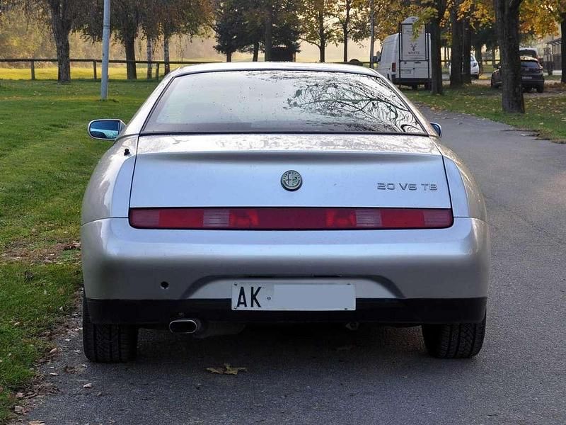 Usata Alfa Romeo GTV 201 CV (147 kW) 1996 Argento Coupé