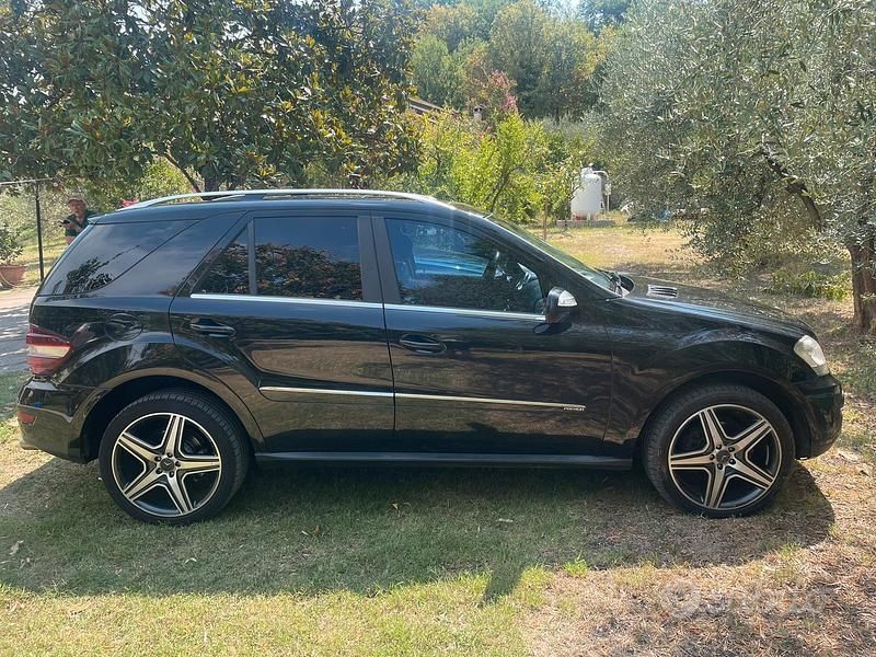 Usata Mercedes ML320 224 CV (164 kW) 2008 Nero SUV