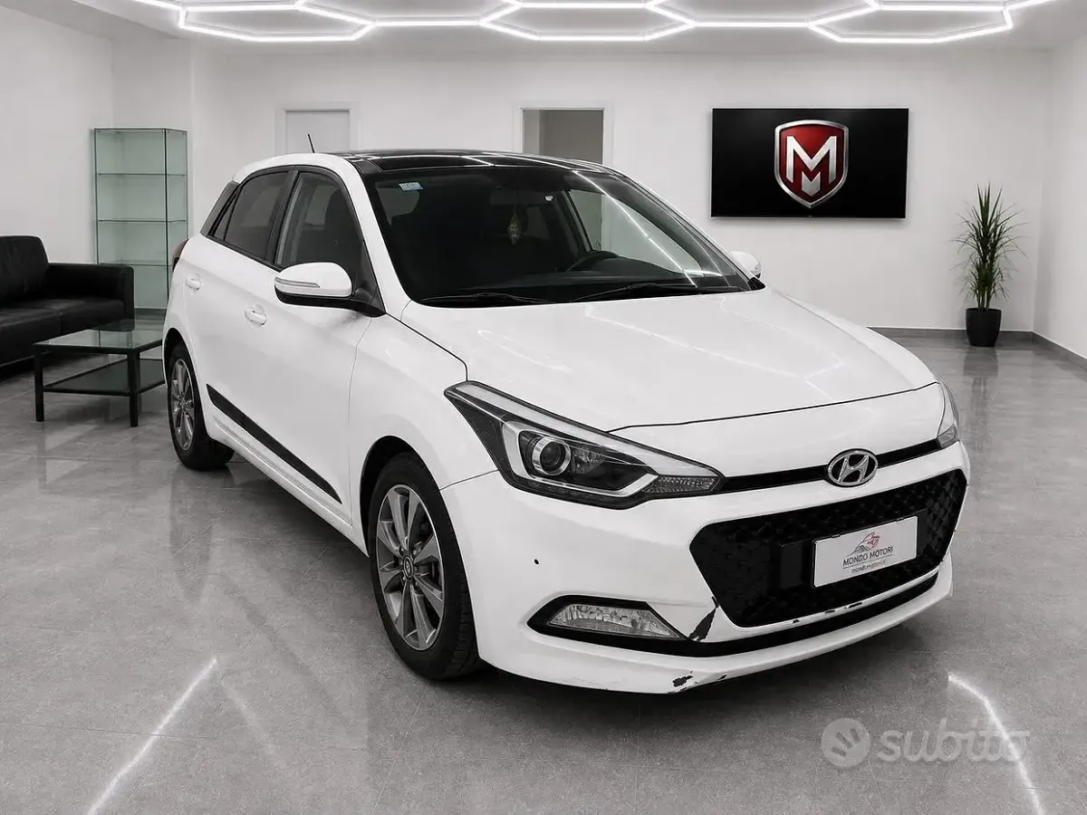 Usata Hyundai i20 Comfort 75 CV (55 kW) 2016 Bianco Berlina