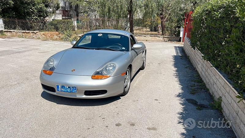 Usata Porsche 986 Boxster 204 CV (150 kW) 2001 Grigio Cabrio