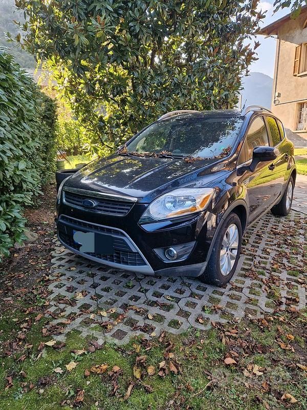 Usata Ford Kuga 163 CV (119 kW) 2012 Nero SUV