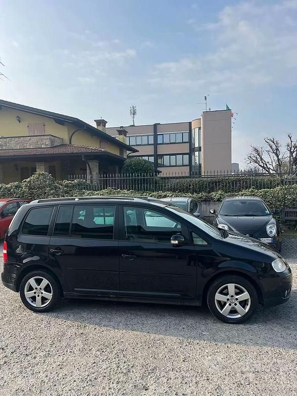 Usata VW Touran Highline 140 CV (102 kW) 2006 Nero Monovolume