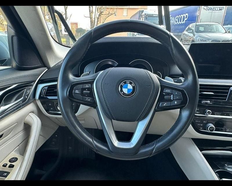 Usata BMW 530e Sport Line 184 CV (135 kW) 2018 Grigio scuro Berlina