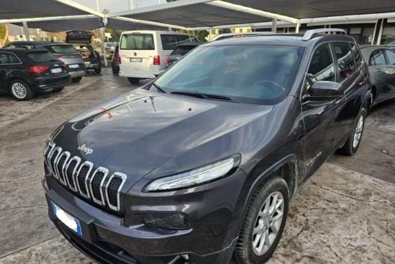 Usata Jeep Cherokee Limited 140 CV (102 kW) 2015 Grigio SUV