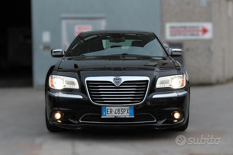 Usata Lancia Thema 239 CV (175 kW) 2013 Nero Berlina
