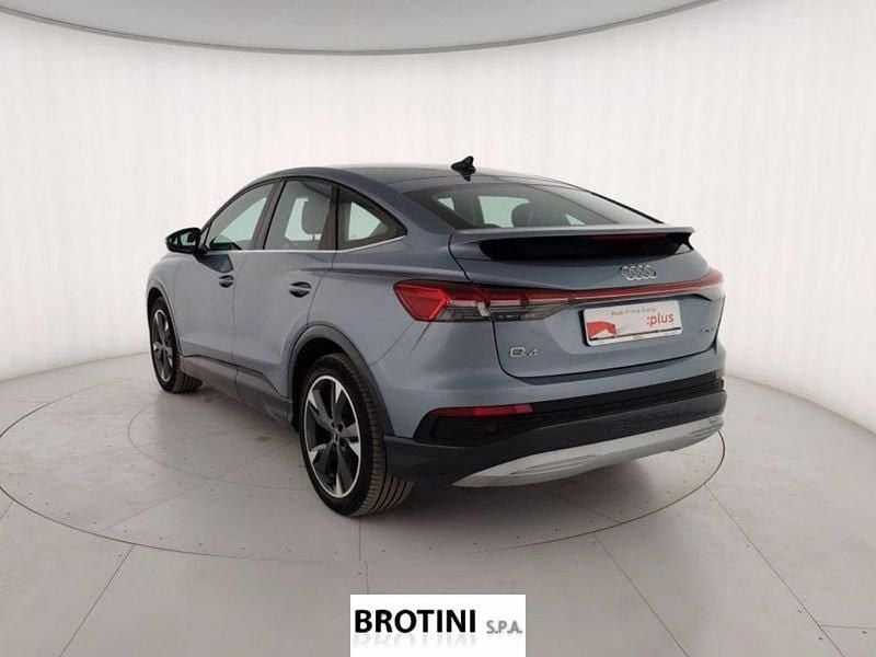 Usado Audi Q4 Sportback e-tron Business 150 kW (204 CV) 2022 Gris SUV