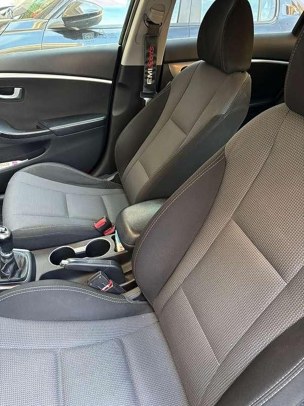 Usata Hyundai i30 Classic 90 CV (66 kW) 2013 Nero Berlina