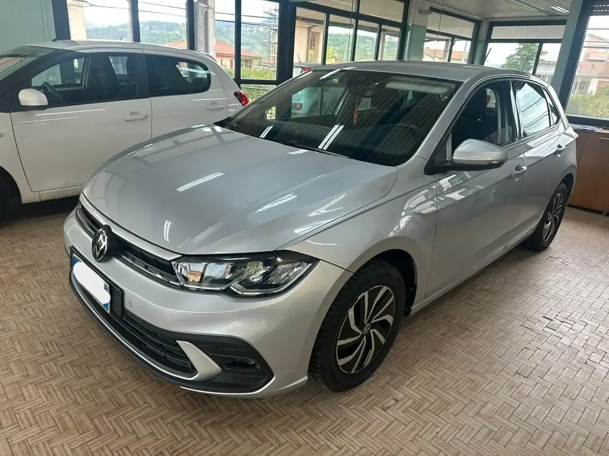 Usata VW Polo 95 CV (69 kW) 2023 Argento Utilitaria