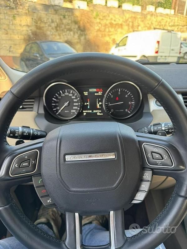 Usata Land Rover Range Rover evoque 150 CV (110 kW) 2012 Bianco SUV