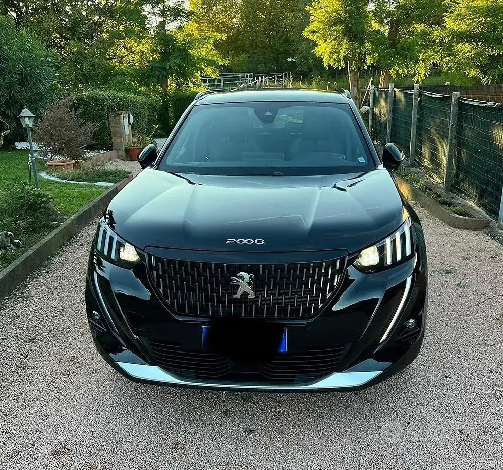 Usata Peugeot 2008 GT 131 CV (96 kW) 2022 Nero SUV