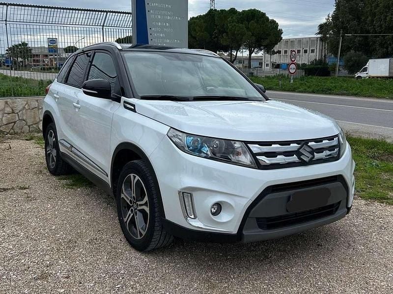 Bianco Usata 2016 Suzuki Vitara SUV | 10.500 € (Buon prezzo) - Immagine 1/4