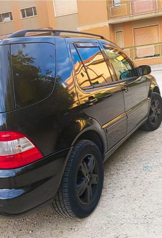 Usata Mercedes ML270 163 CV (119 kW) 2003 Nero SUV