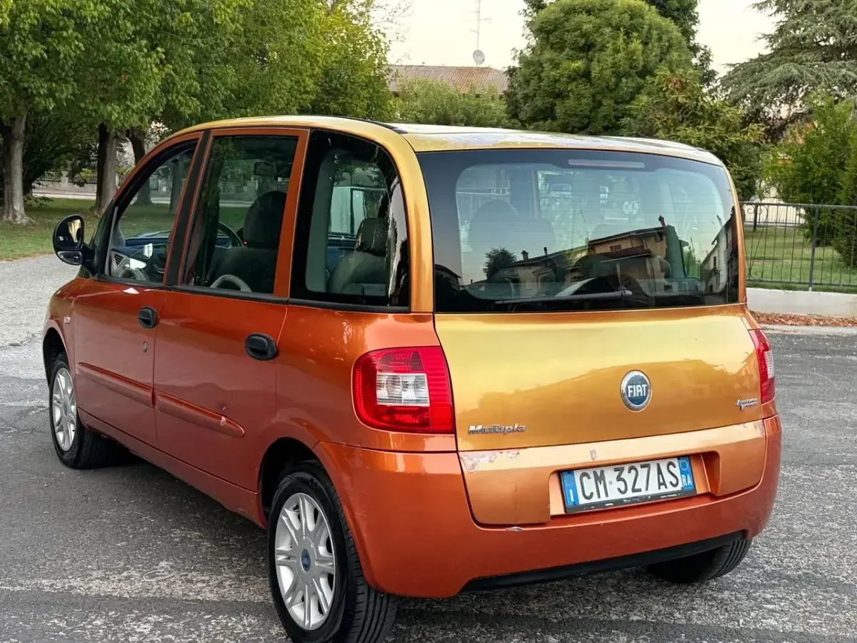Usata Fiat Multipla Family 103 CV (75 kW) 2005 Oro Monovolume