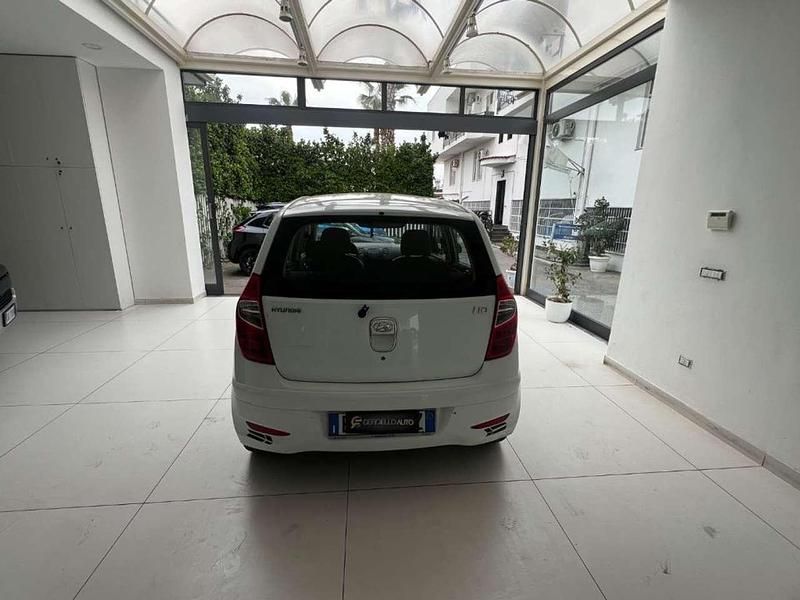 Usata Hyundai i10 Edition 69 CV (50 kW) 2012 Bianco perlato Utilitaria
