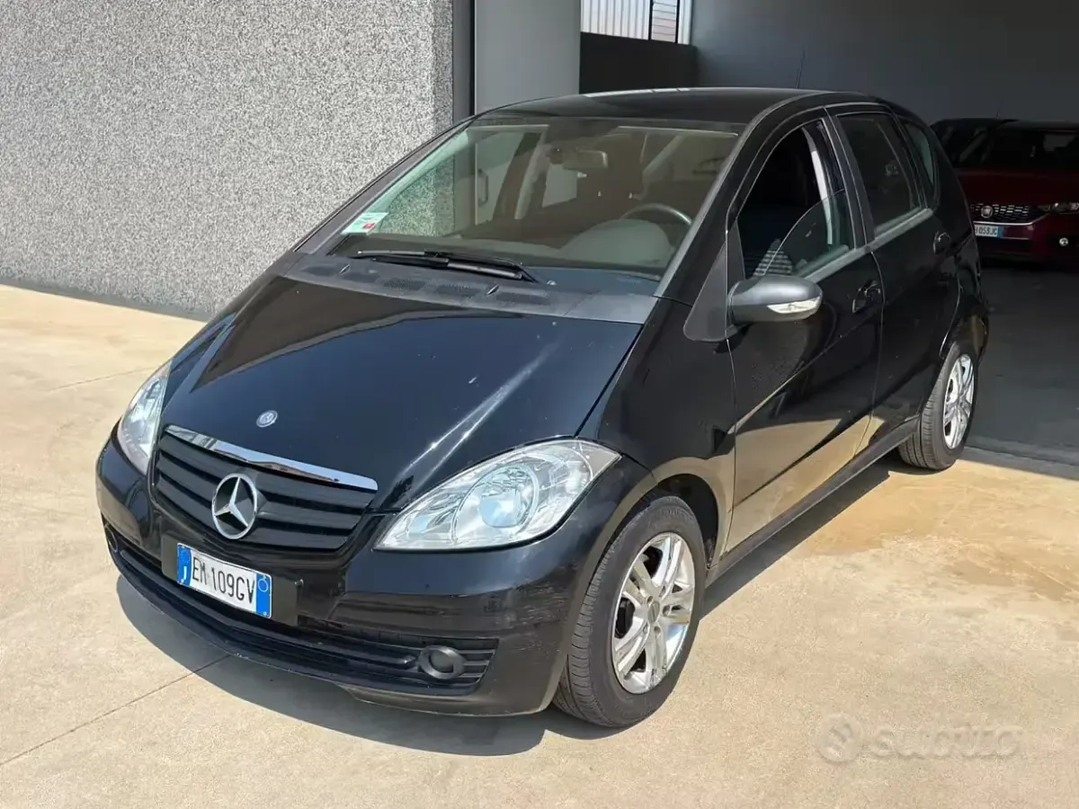 Usata Mercedes A160 Executive 82 CV (60 kW) 2012 Nero Utilitaria