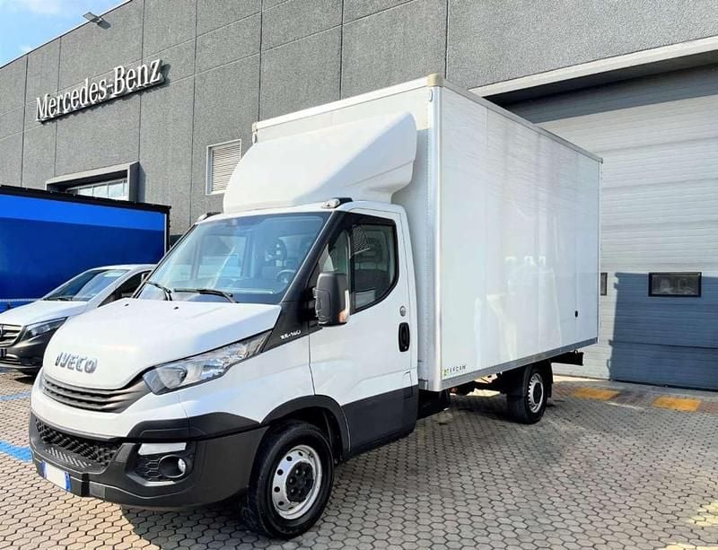 Usata Iveco Daily 136 CV (100 kW) 2018 Bianco Furgone