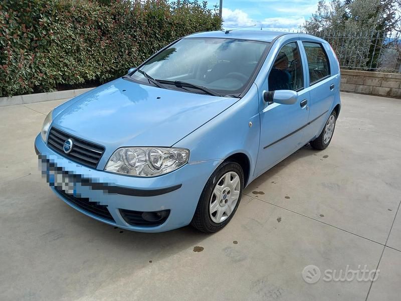 Usata Fiat Punto Classica 69 CV (50 kW) 2004 Grigio Utilitaria