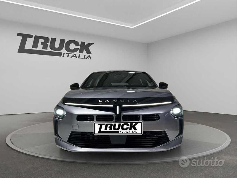 Nuova Lancia Ypsilon 101 CV (74 kW) 2025 Grigio Utilitaria