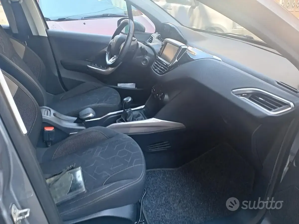 Usata Peugeot 2008 Allure 99 CV (72 kW) 2016 Grigio SUV