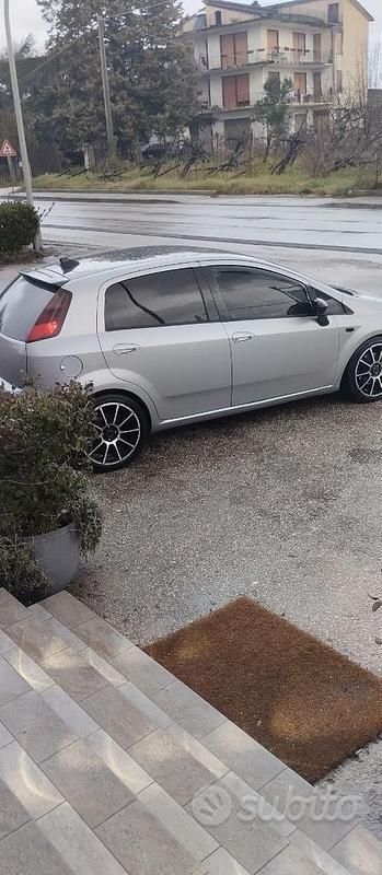 Usata Fiat Grande Punto 90 CV (66 kW) 2006 Grigio Utilitaria