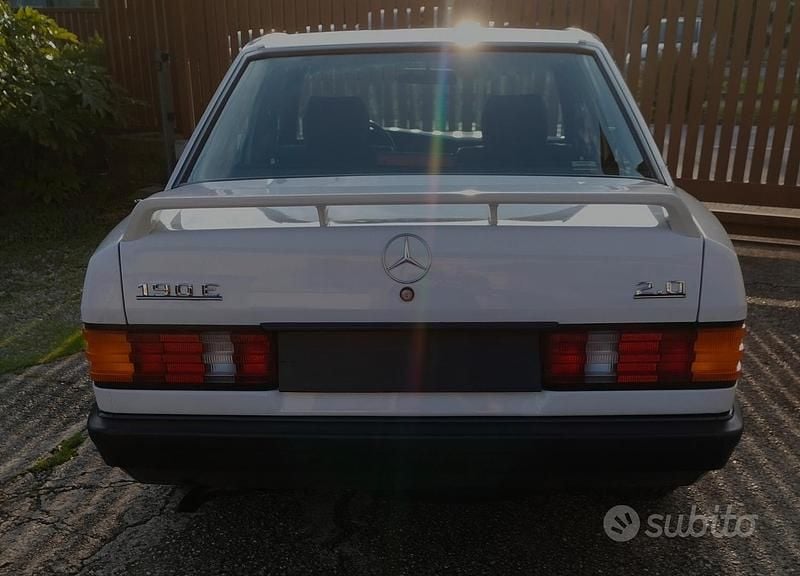 Usata Mercedes 190 122 CV (89 kW) 1988 Bianco Berlina
