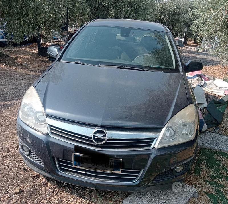 Blu Usata 2012 Opel Astra Station wagon | 3700 € (Super prezzo) - Immagine 1/4