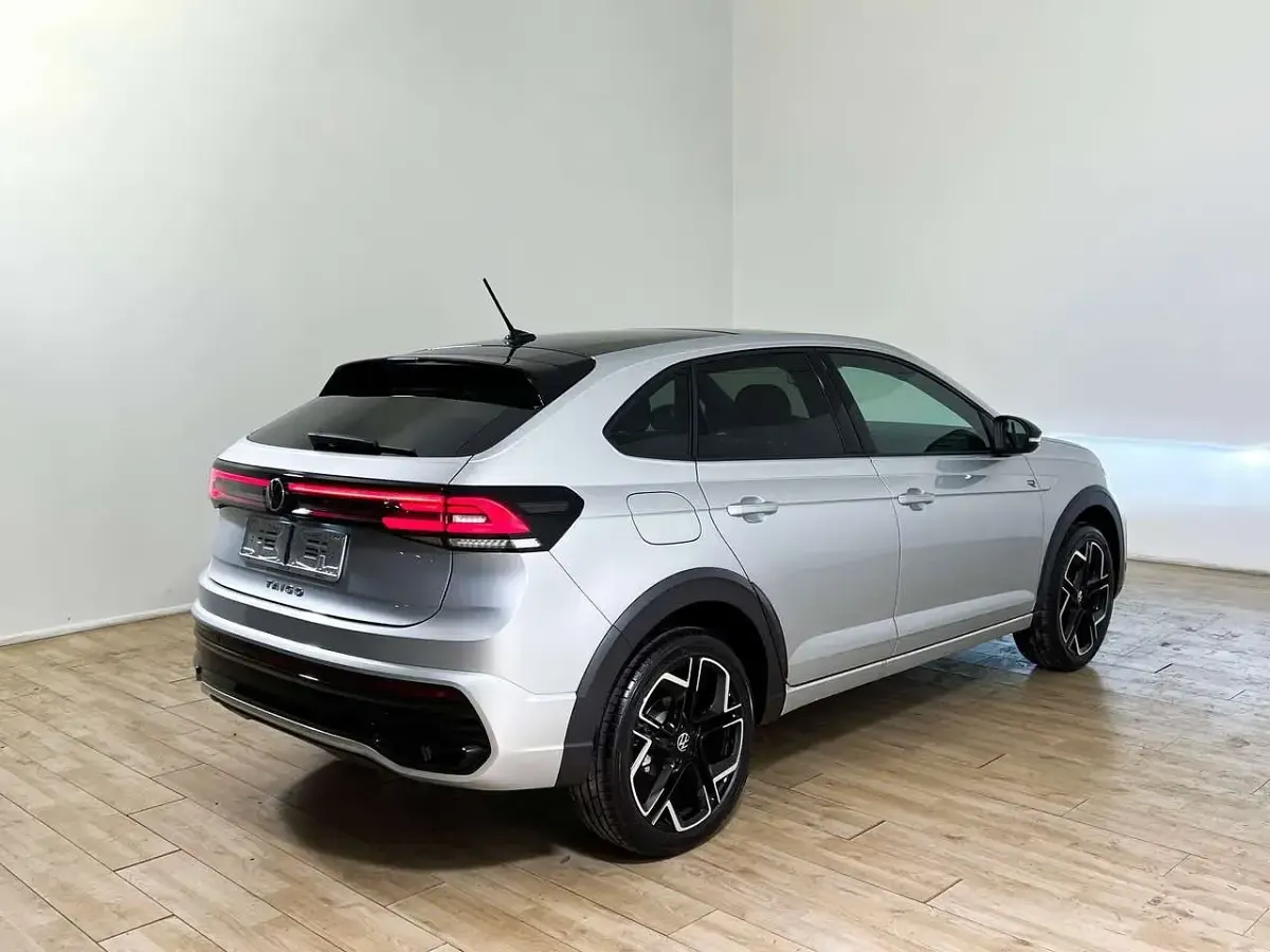 Nuova VW Taigo R-line Plus 116 CV (85 kW) 2026 Argento SUV
