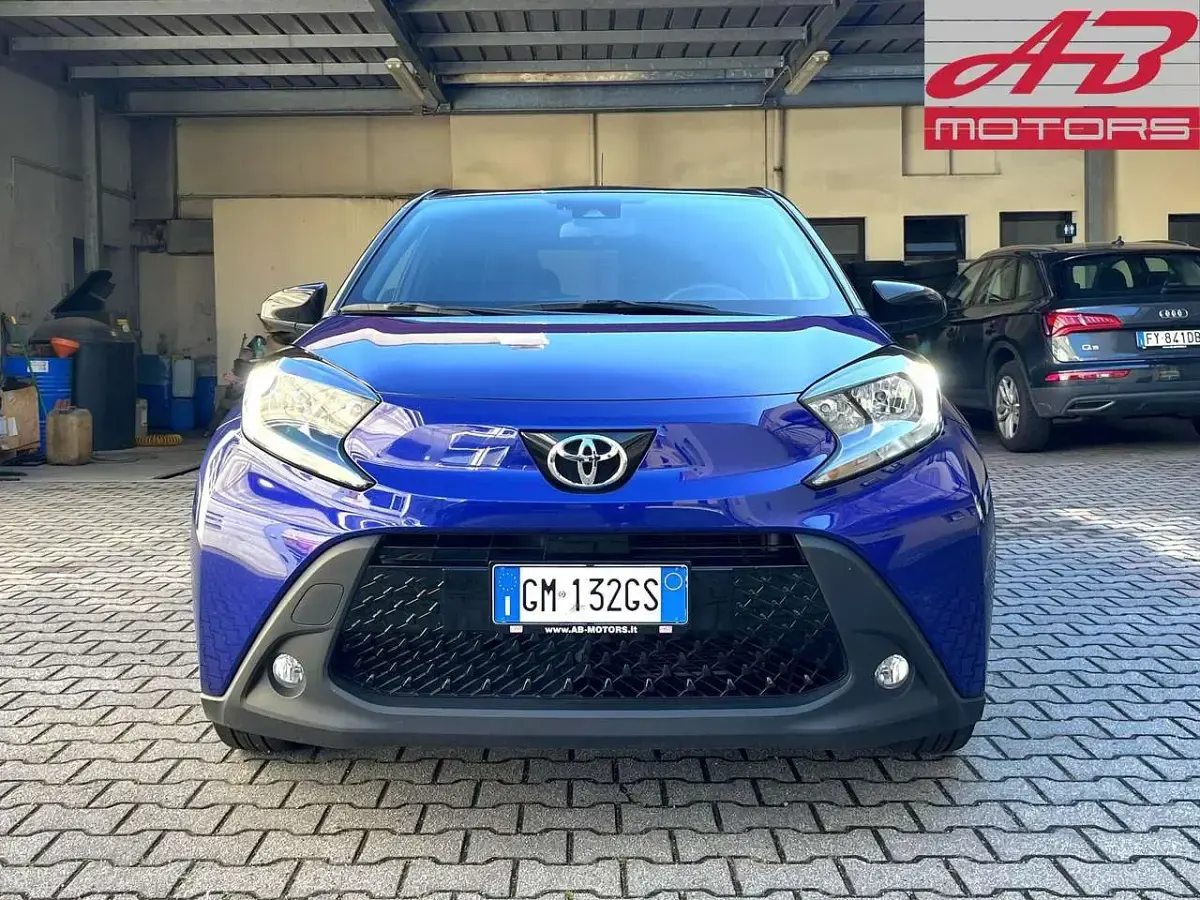 Usata Toyota Aygo X Trend 72 CV (52 kW) 2023 Blu/azzurro SUV