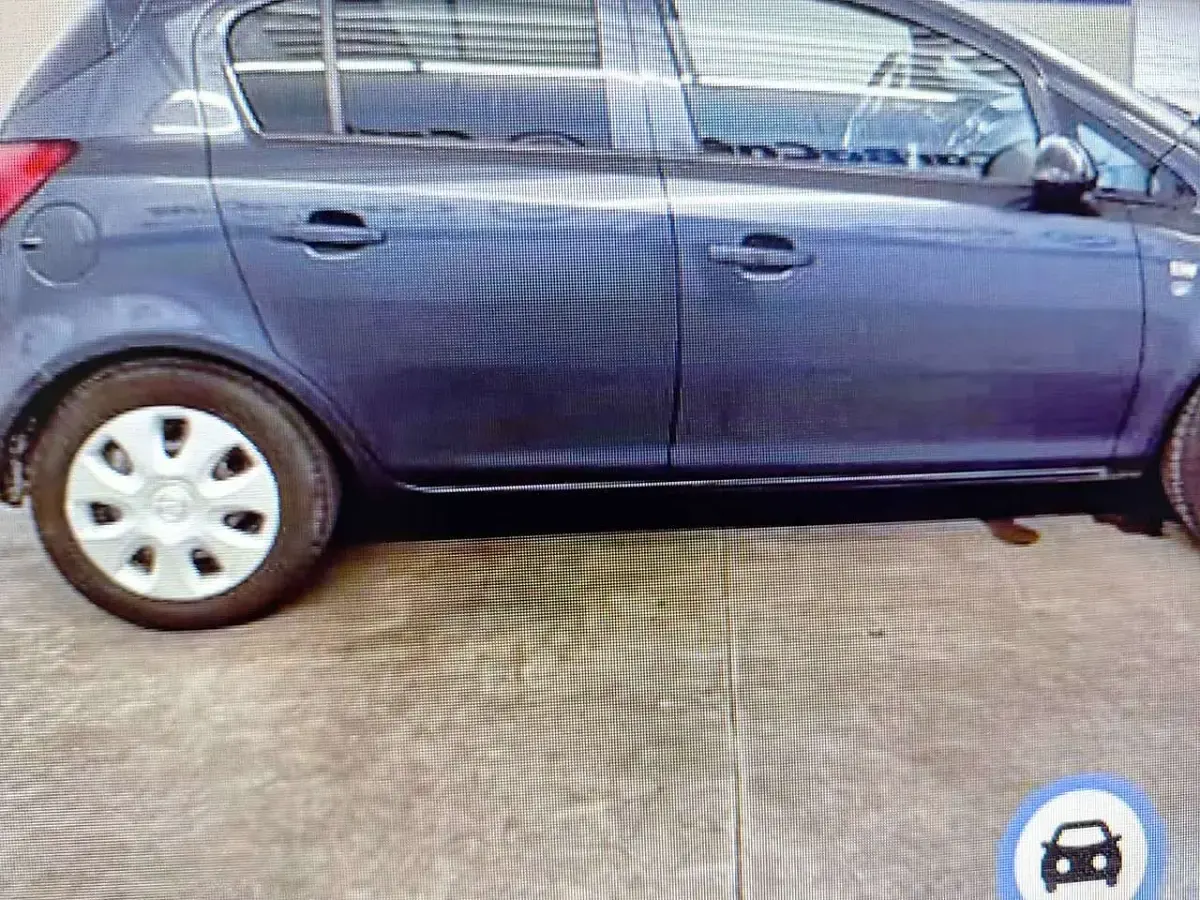 Usata Opel Corsa Edition 86 CV (63 kW) 2012 Blu perlato Utilitaria
