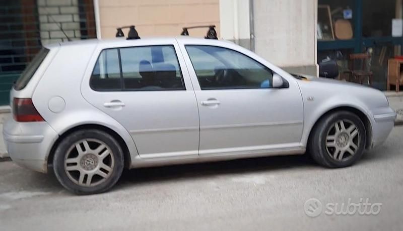 Grigio Usata 1999 VW Golf IV Tre volumi | 300 € (Ottimo prezzo) - Immagine 1/1