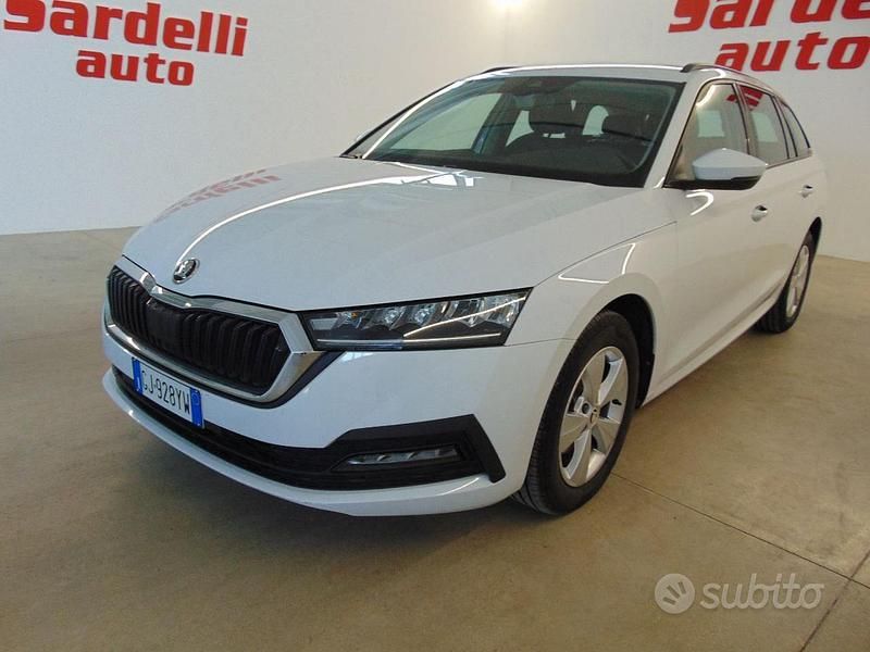 Bianco Usata 2022 Skoda Octavia Executive Station wagon | 18.900 € (Ottimo prezzo) - Immagine 1/4