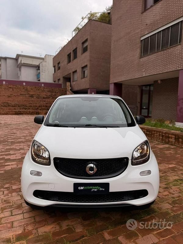 Usata Smart ForFour Passion 71 CV (52 kW) 2017 Bianco Utilitaria