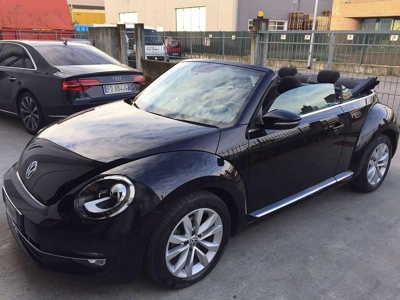Usata VW Beetle Cabriolet Design 105 CV (77 kW) 2015 Nero Cabrio