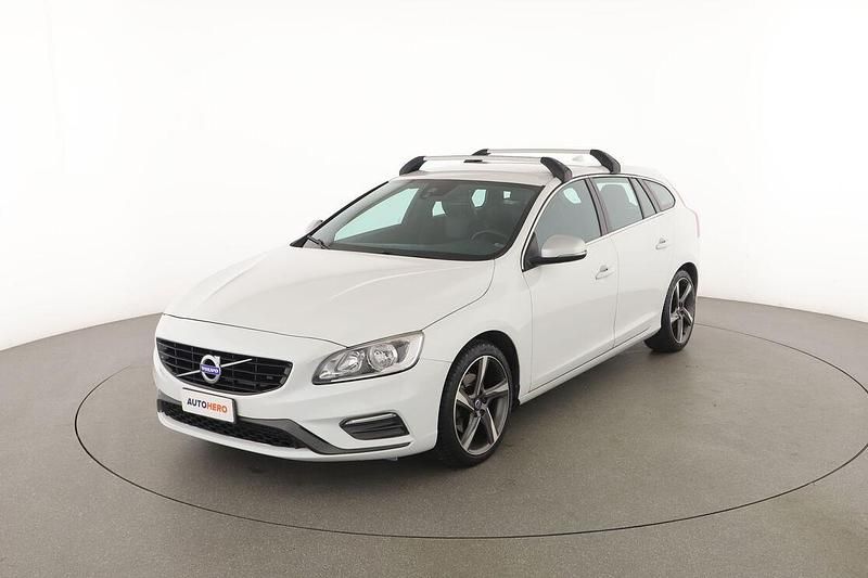 Usata Volvo V60 R-Design Momentum 150 CV (110 kW) 2015 Bianco Station wagon