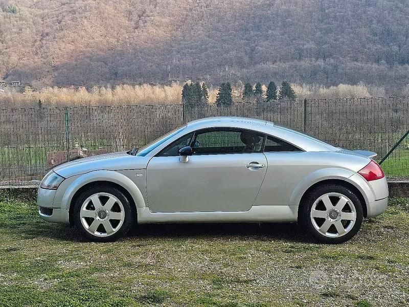 Usata Audi TT 180 CV (132 kW) 1999 Grigio Coupé