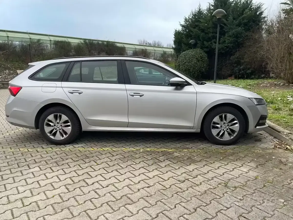 Usata Skoda Octavia 2021 Grigio Station wagon
