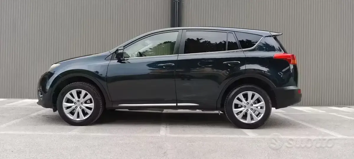 Usata Toyota RAV4 150 CV (110 kW) 2015 Blu SUV
