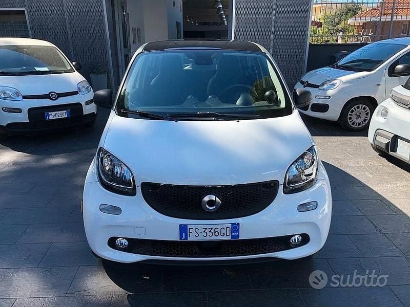 Bianco Usata 2018 Smart ForFour Passion Utilitaria | 12.900 € (Buon prezzo) - Immagine 1/4