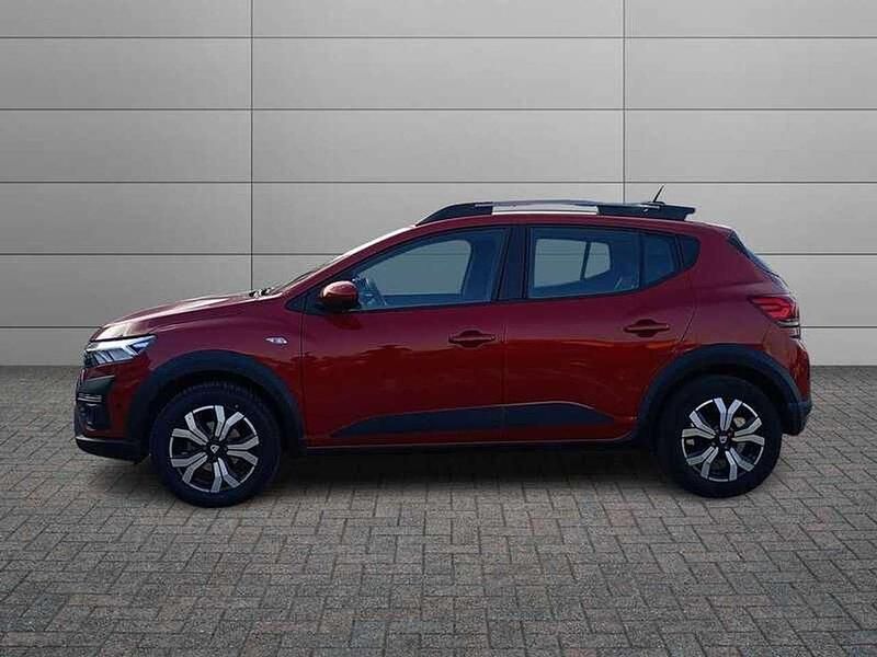 Usata Dacia Sandero Comfort 101 CV (74 kW) 2022 Rosso Utilitaria