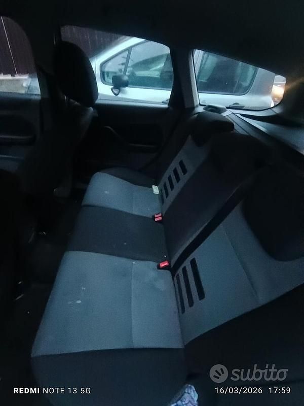 Usata Ford Focus 110 CV (80 kW) 2005 Blu Station wagon