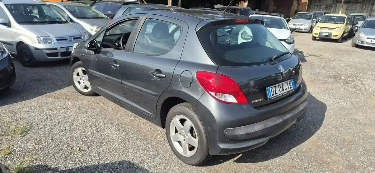 Usata Peugeot 207 73 CV (53 kW) 2010 Other Berlina