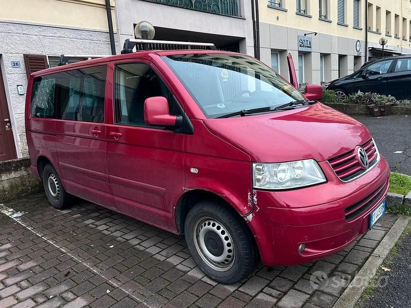 Usata VW T5 Highline 174 CV (127 kW) 2005 Rosso Furgone