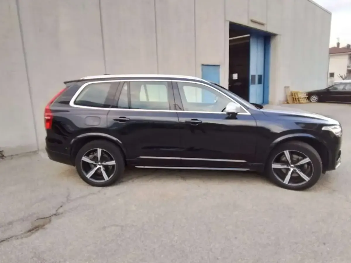 Begagnad Volvo XC90 R-Design 235 HK (172 kW) 2017 Svart SUV