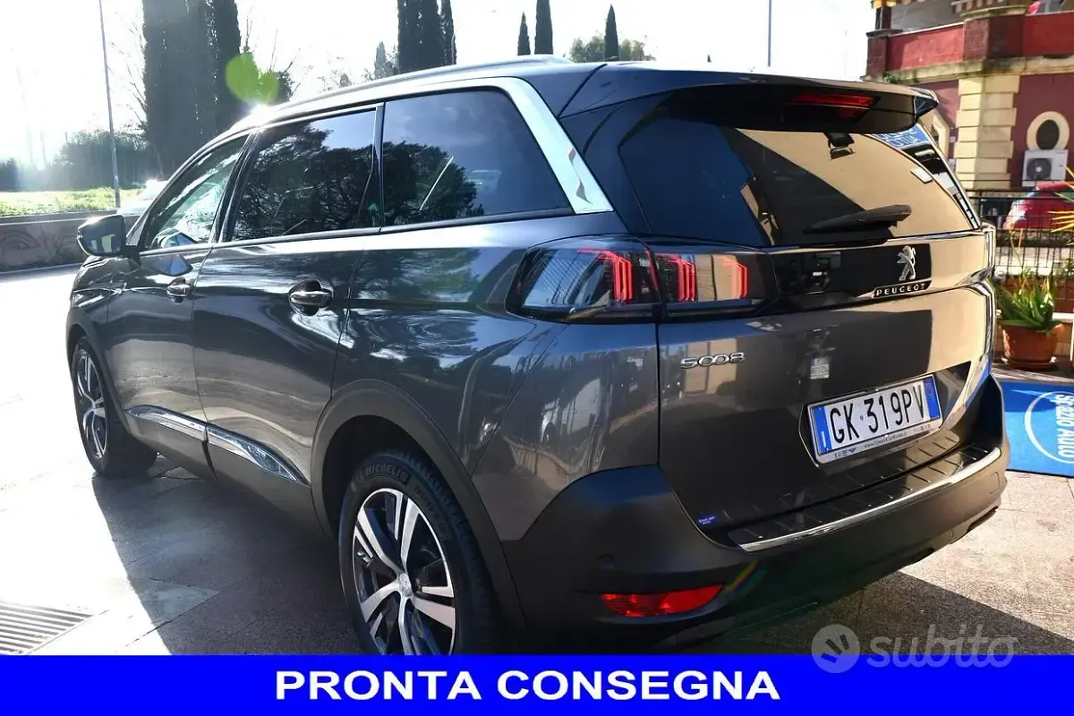 Usata Peugeot 5008 Allure 180 CV (132 kW) 2022 Grigio SUV