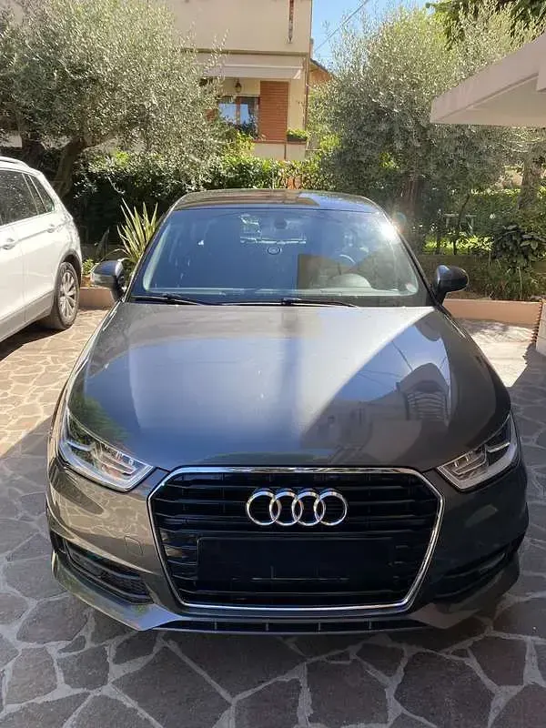 Usata Audi A1 Sportback Admired 90 CV (66 kW) 2017 Grigio Utilitaria