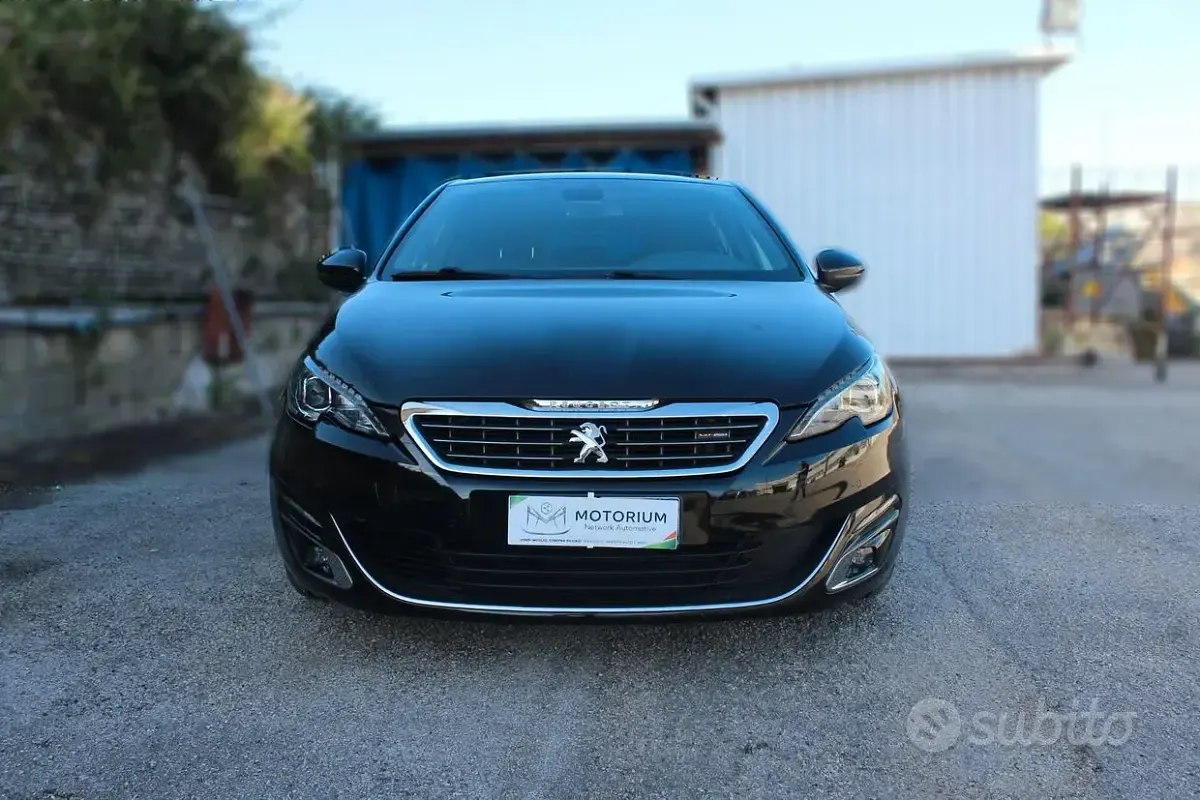 Usata Peugeot 308 GT-line 120 CV (88 kW) 2017 Nero Berlina
