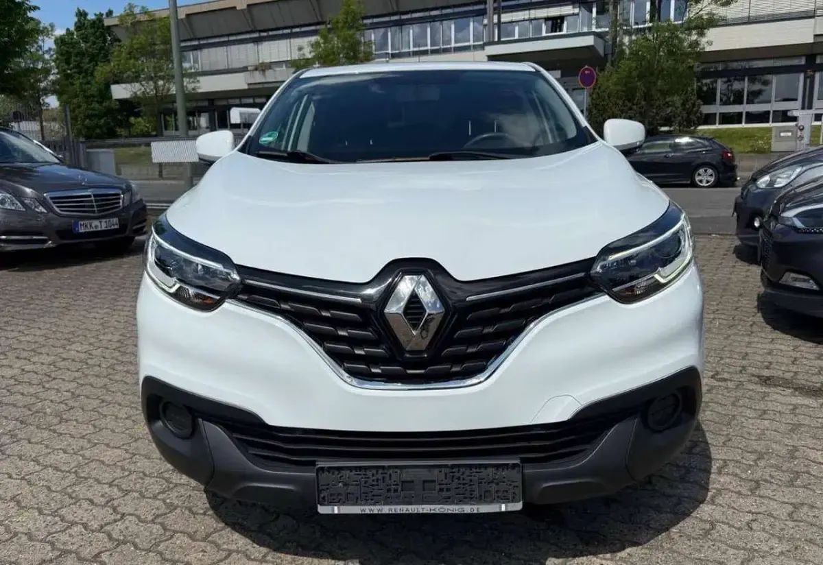 Second-hand Renault Kadjar Life 140 CP (102 kW) 2018 Alb SUV